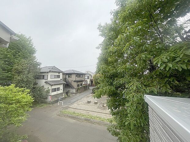 窓からの眺望です。実際に現地で眺望もご確認ください。