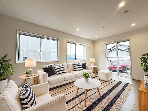   本画像はCGで作成しており、実際に現地に家具は置かれておりません。また、価格に家具は含まれておりません。 