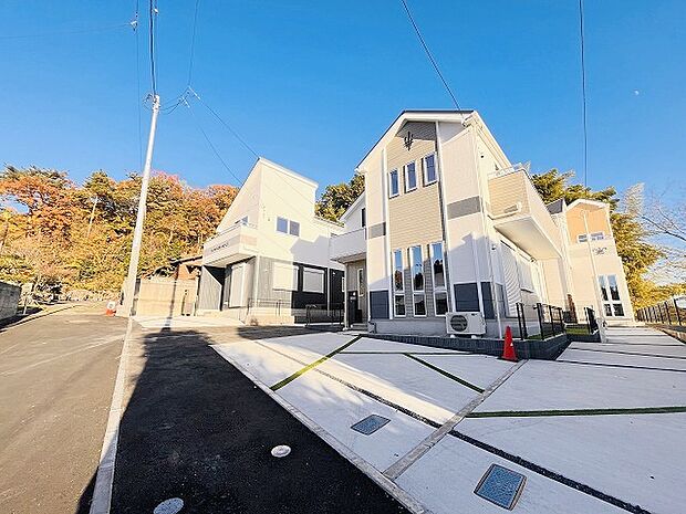 安心して暮らすことのできる住宅街。　住宅地の道路は一般に交通量が少なく車などの騒音が少ないため、住民にとって静かな生活環境が提供されます。 