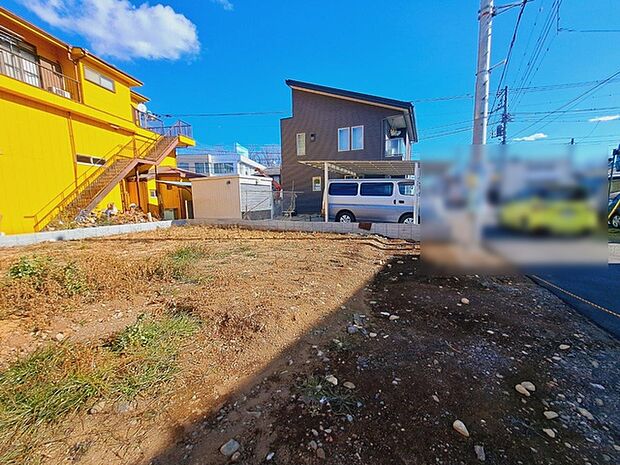 現地のご見学予約もスタートしました。周辺で売りに出ている物件も沢山御座います。まとめてご見学ができますのでお気軽にお申しつけください。 