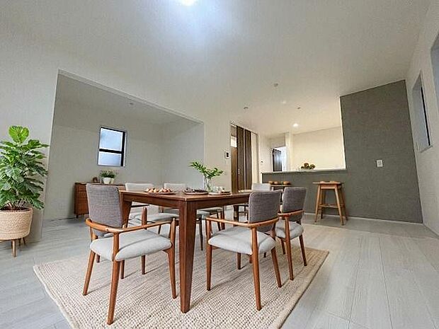 本画像はCGで作成しており、実際に現地に家具は置かれておりません。また、価格に家具は含まれておりません。