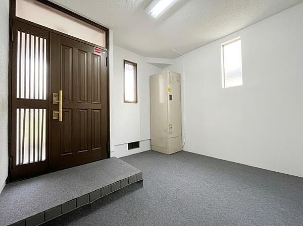 1階洋室6.0帖 たっぷりと日の光が差し込みます。