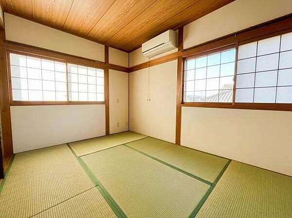 6畳の和室は落ち着いた雰囲気となります。