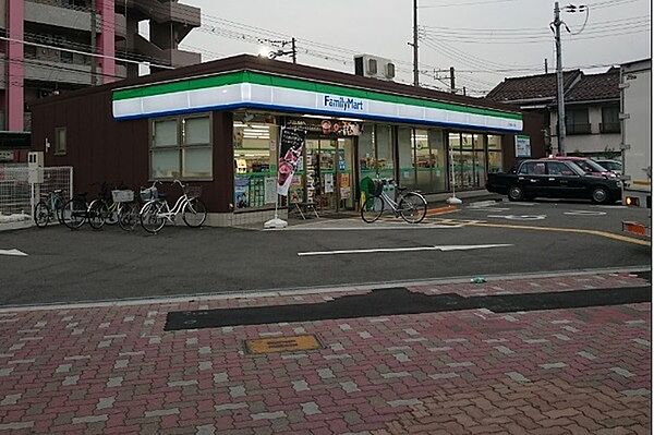 ファミリーマート天下茶屋北一丁目店まで190m