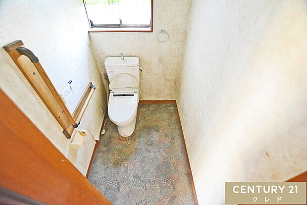 トイレは1・2階の2ヶ所に完備しております。充実の水回りで、2世帯住宅としてお使いいただく際も、時間などに左右されず快適に使用できます。