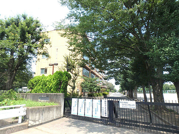 鶴ヶ島市立南中学校まで600m