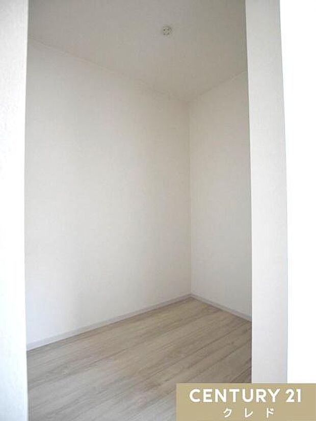 2階の各居室にウォークインクローゼットを完備。家族それぞれの衣類や荷物をしっかり収納でき、お部屋をすっきりと保てます。