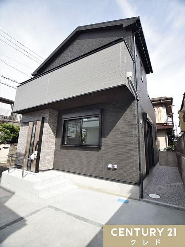 東武東上線「川越市」駅徒歩19分！スーパー・コンビニ・ドラッグストアなど、日々の生活に欠かせない商業施設が近隣に充実した住み良い環境です。