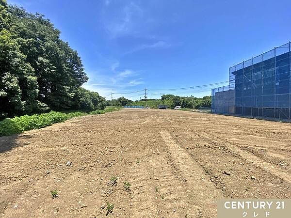 【三世代同居などの、大家族にも適したゆとりの敷地】あんな家に住みたい！や、こんな生活を楽しみたい！を実現できます。お気軽にご相談ください