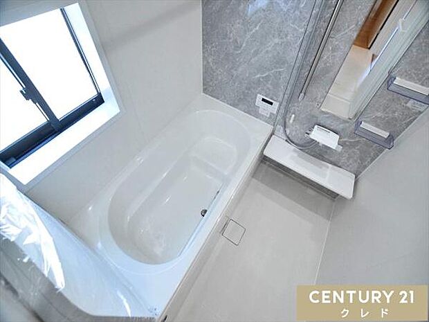 お子様と一緒に入浴できるゆとりの1坪タイプ。1日の疲れを癒してくれるバスタイムを有意義に…。大人の方もゆったりと入浴できます。