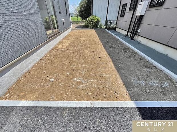 ガーデニングや家庭菜園なども楽しめます。自然とふれあい、四季を感じられる豊かな生活になりますね!駐車スペースを利用してお子様やペットと遊ぶこともできます。