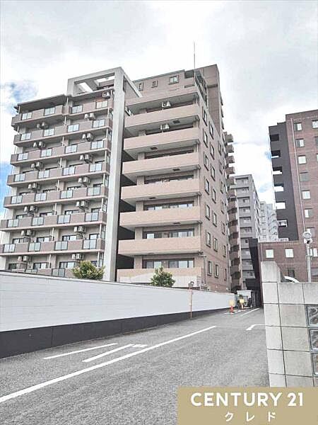 所在階12階に付き陽当たり・眺望良好なお住まい。晴れた日には富士山を眺めることもできます。（天候による）防犯面でも安心のオートロック付きマンションです。