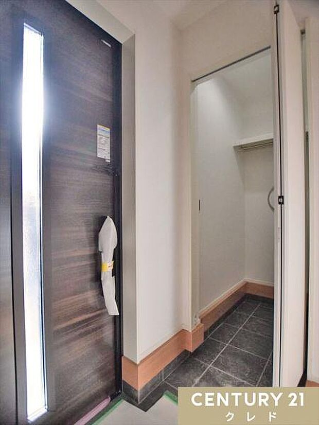 【SIC】ベビーカーやスポーツ用品、アウトドアグッズなどを収納することができます。シューズボックスとは用途別に使用できるので、よりたくさんの靴を収納できます。