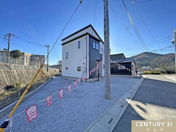 耐震等級3取得の地震に強い家。さらにZEH水準の省エネ設計で、快適さと環境への配慮を両立した住まいです。