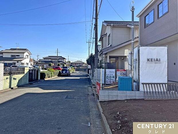 東武東上線「鶴ヶ島」駅より徒歩25分。小中学校や公園が近く、子育て環境も良好です！