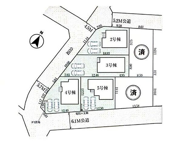 南・西・北の三方道路に面した全6区画。前面5.2〜6.1mのゆったり道路で車庫入れ楽々。各区画カースペース付で日当たり・通風良好です。