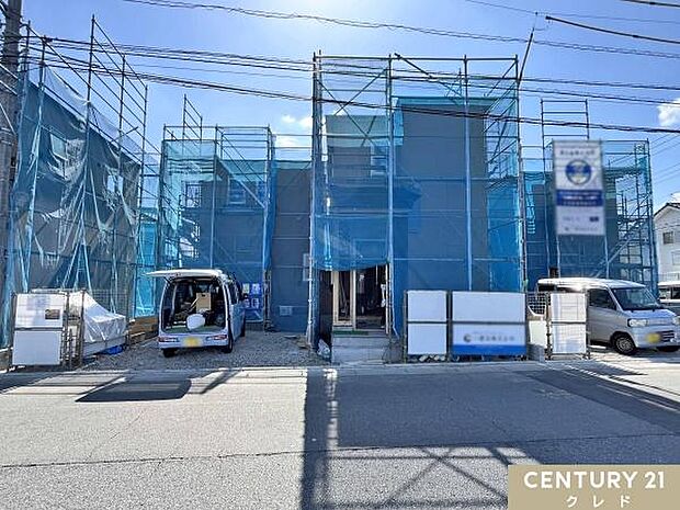 柱や梁などのお家の主要な部分が組まれ、段々とお家の形が出来上がってきました!