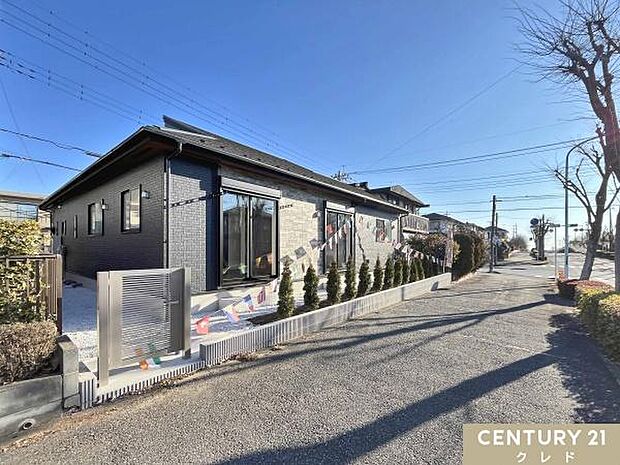 北側6ｍ、南側20ｍの両面道路で開放的な立地。住宅性能評価W取得！制震Damper標準搭載＆最も高い耐震等級3の耐震+制震のお住まい。