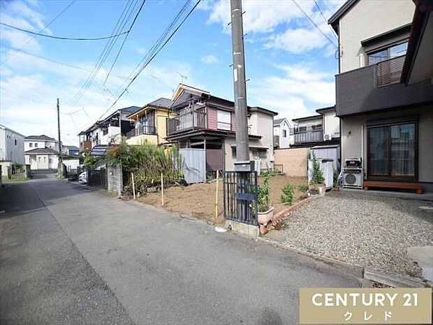 東武東上線「新河岸」駅徒歩18分。コープ徒歩3分、ヤオコー・スギドラッグ徒歩5分で商業施設も充実!