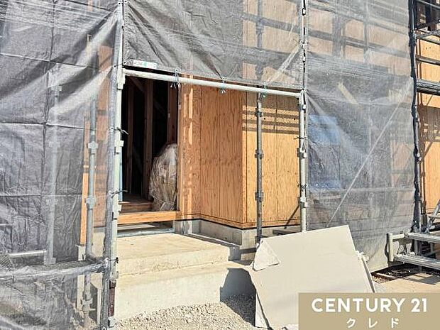 断熱性・遮熱性に優れ、快適な室温を保ちやすい複層ガラスを使用。遮音性もあるので快適に過ごすことができます。