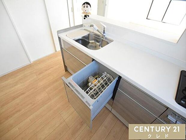 【ビルトイン食洗機】高温で高濃度の洗剤による高圧洗浄ができる「食洗機」 洗うと同時に除菌もできるので、ご家族に安心してお料理を提供できます。