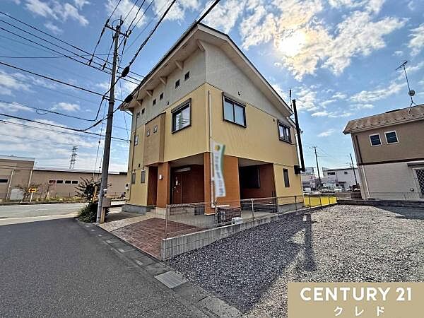 2筆合計100坪を同時販売！南庭部分は駐車場や建物の拡張など、ライフスタイルに合わせて自由に活用可能。家族の暮らし方に合わせたプランニングが楽しめます。