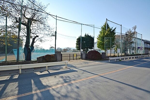 日高市立高麗川中学校まで1600m