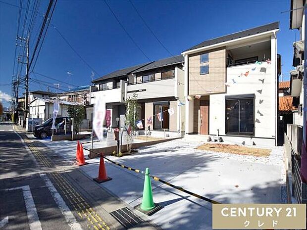 南側5ｍに面した、たっぷりの陽射しと心地よい風が通り抜ける、開放感のある立地。制震Damper標準搭載・耐震等級3取得・住宅性能評価W取得など設備仕様も充実！