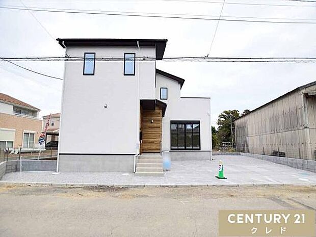 西武新宿線「本川越」駅よりバス12分「浄国寺」停歩7分。小学校徒歩10分、中学校徒歩15分でお子様も安心!