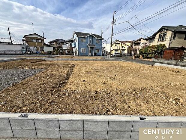 敷地46〜65坪のゆとりに満ちた全5棟の新邸。商業施設も近隣に揃い、暮らしやすさが魅力の “坂戸市にっさい花みず木エリア” に誕生します！