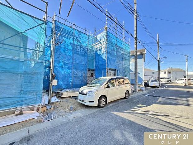 閑静な住宅地で、日当たり良好！収納などの設備もしっかりと設計されています。全棟駐車スペース2台分を確保した子育て世代にもオススメの新築分譲住宅。