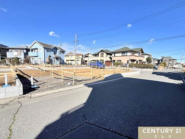 北東6ｍ×南東6ｍの公道に面した開放感あふれる立地です。角地ならではの陽当りと風通しの良さで快適に暮らせます。