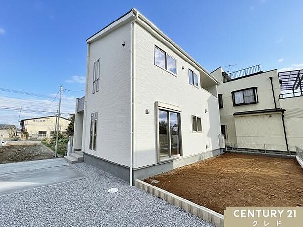 設計・建設性能評価W取得。7項目において、最も高い等級を取得した高性能の新邸。耐震・省エネ・劣化対策など、ランニングコストも抑えられる長期優良住宅です。