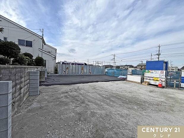 ゆとりの敷地には19帖超のゆとりのリビングを配した4LDKが建築されます。完成まで随時写真を更新します。