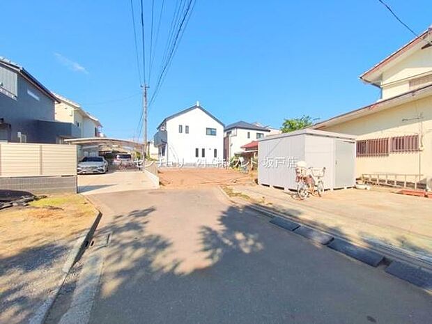 大塚小学校まで徒歩3分！スーパー・コンビニ・ドラッグストアなど商業施設も近く、子育て家族にもオススメ！