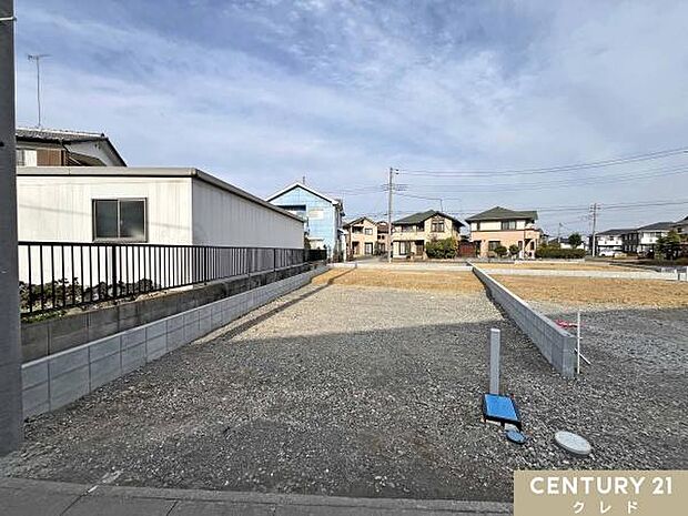 敷地46〜65坪のゆとりに満ちた全5棟の新邸。商業施設も近隣に揃い、暮らしやすさが魅力の “坂戸市にっさい花みず木エリア” に誕生します!