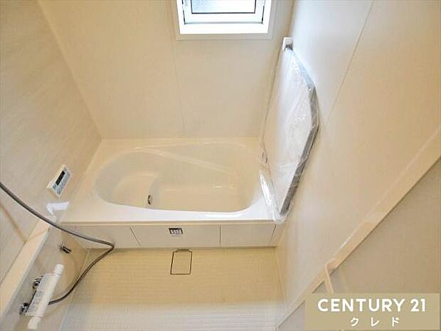 お子様と一緒でもゆとりの1坪タイプのバスルーム。1日の疲れを癒してくれるバスタイムを有意義に。大人の方もゆったりと入浴できます。