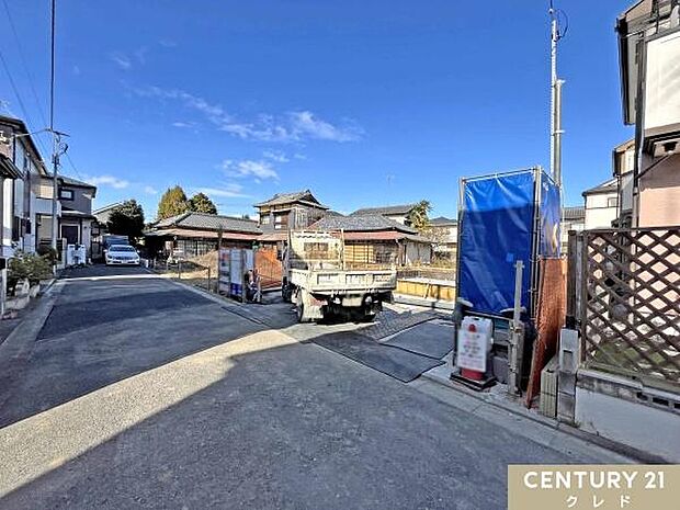 穏やかな住宅街にあり、子育て世帯にも寄り添う落ち着いた住環境。家族みんなが安心して暮らせます。