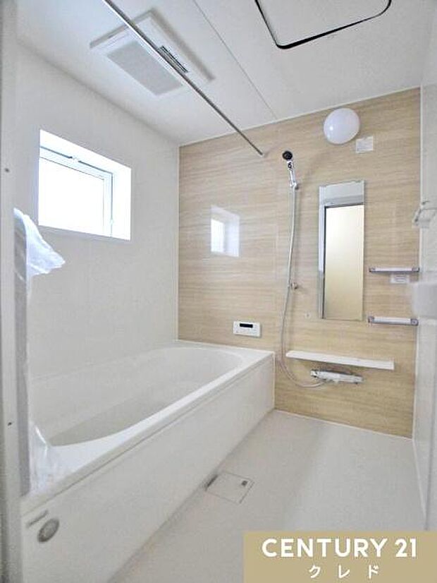 お子様と一緒に入浴できるゆとりの1坪タイプ。1日の疲れを癒してくれるバスタイムを有意義に…。大人の方もゆったりと入浴できます。