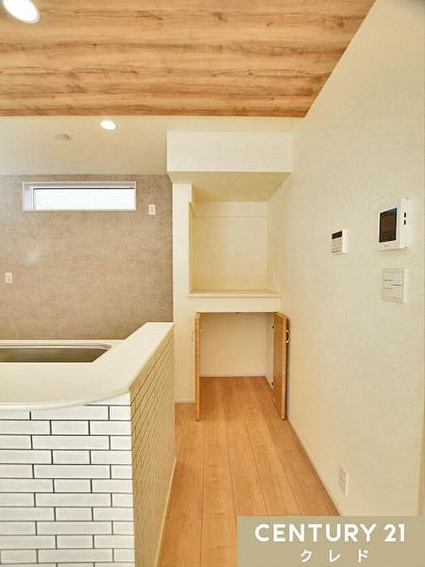 【キッチン横収納】