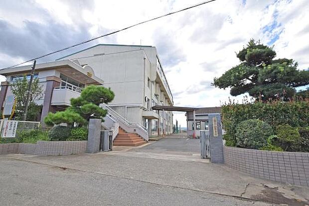 川越市立山田中学校まで1100m