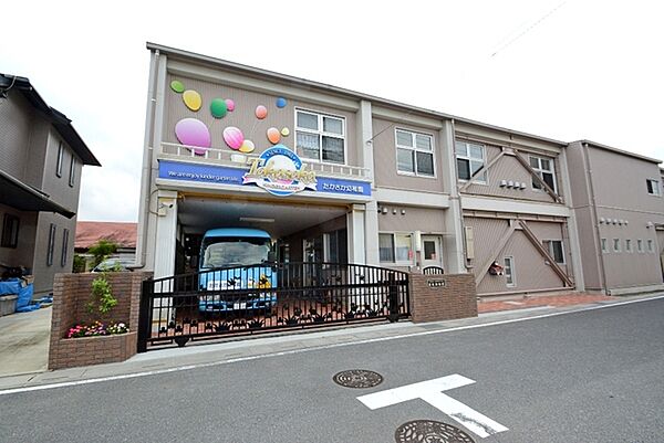 高坂幼稚園まで1477m