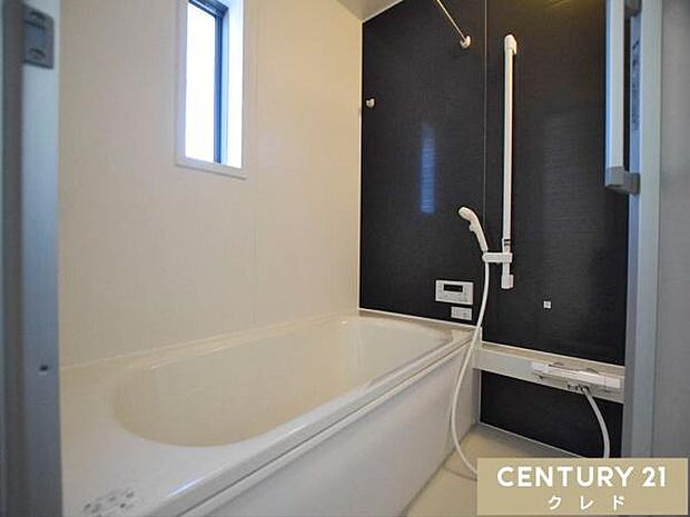 お子様と一緒に入浴できるゆとりの1坪タイプ。ゆったりと湯船に浸かれば、心身ともにリラックスできる至福のプライベートタイムを過ごせます。