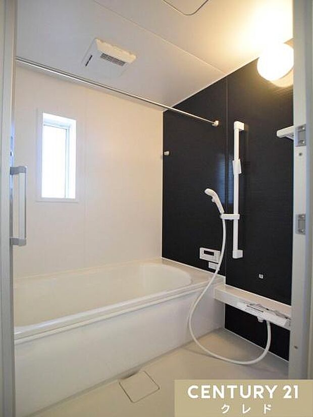 お子様と一緒に入浴できるゆとりの1坪タイプ。ゆったりと湯船に浸かれば、心身ともにリラックスできる至福のプライベートタイムを過ごせます。