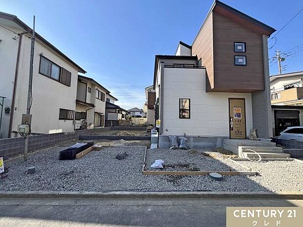 東武越生線「一本松」駅徒歩15分、東武東上線「坂戸」駅徒歩33分の2駅2路線利用可能な立地です。