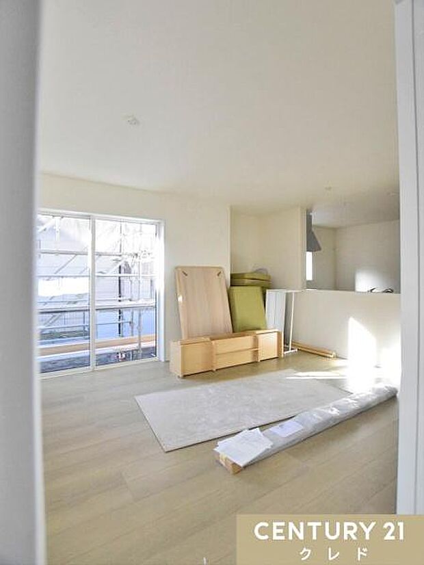 室内工事が着々と進行中です！ここから内装が仕上がり、美しい住まいへと変化していきます。完成が待ち遠しいですね。