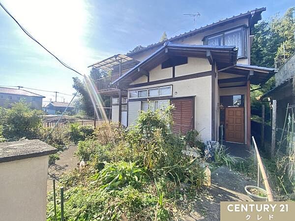 土地の広さを重視しつつ、駅からの距離も妥協したくない方や共働きで、買い物の時短や保育園へのアクセスを重視する世帯の方にオススメの立地です。