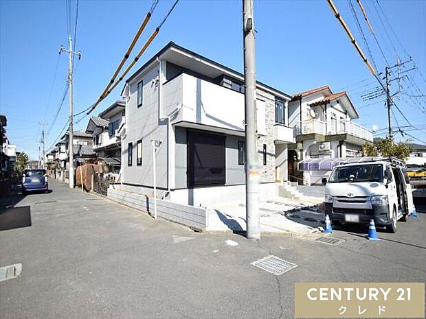 南西側5ｍ×南東側5.9ｍの角地に面した採光・通風良好な住まい