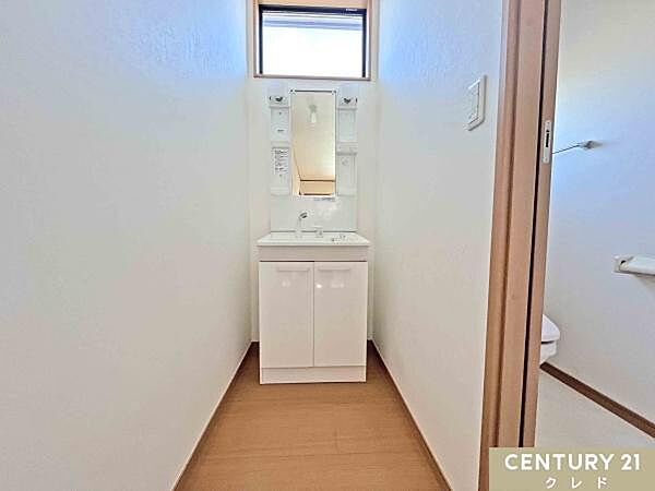 2階にも洗面台を設置！朝の身支度や家族が重なる時間帯もスムーズに使え、忙しい朝も快適に過ごせます。