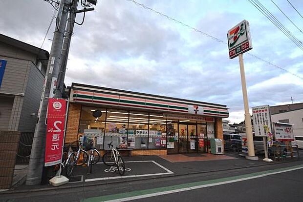 セブンイレブン 鶴ヶ島駅東口店まで300m